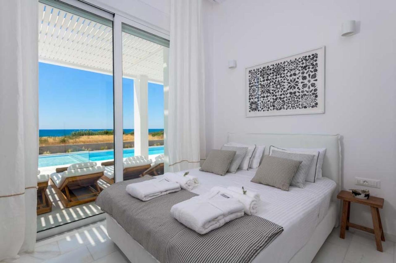 Seashore Beachfront Villa 라카니아 외부 사진