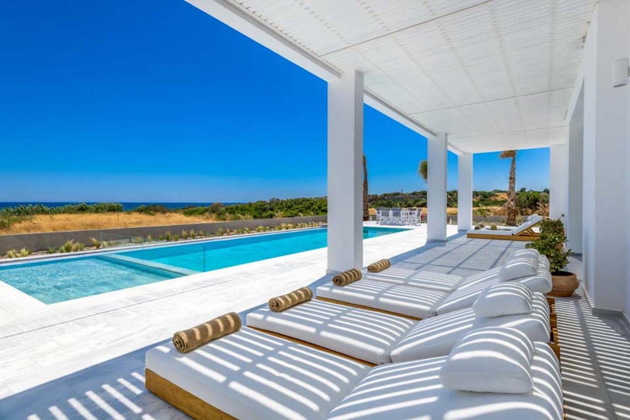 Seashore Beachfront Villa 라카니아 외부 사진