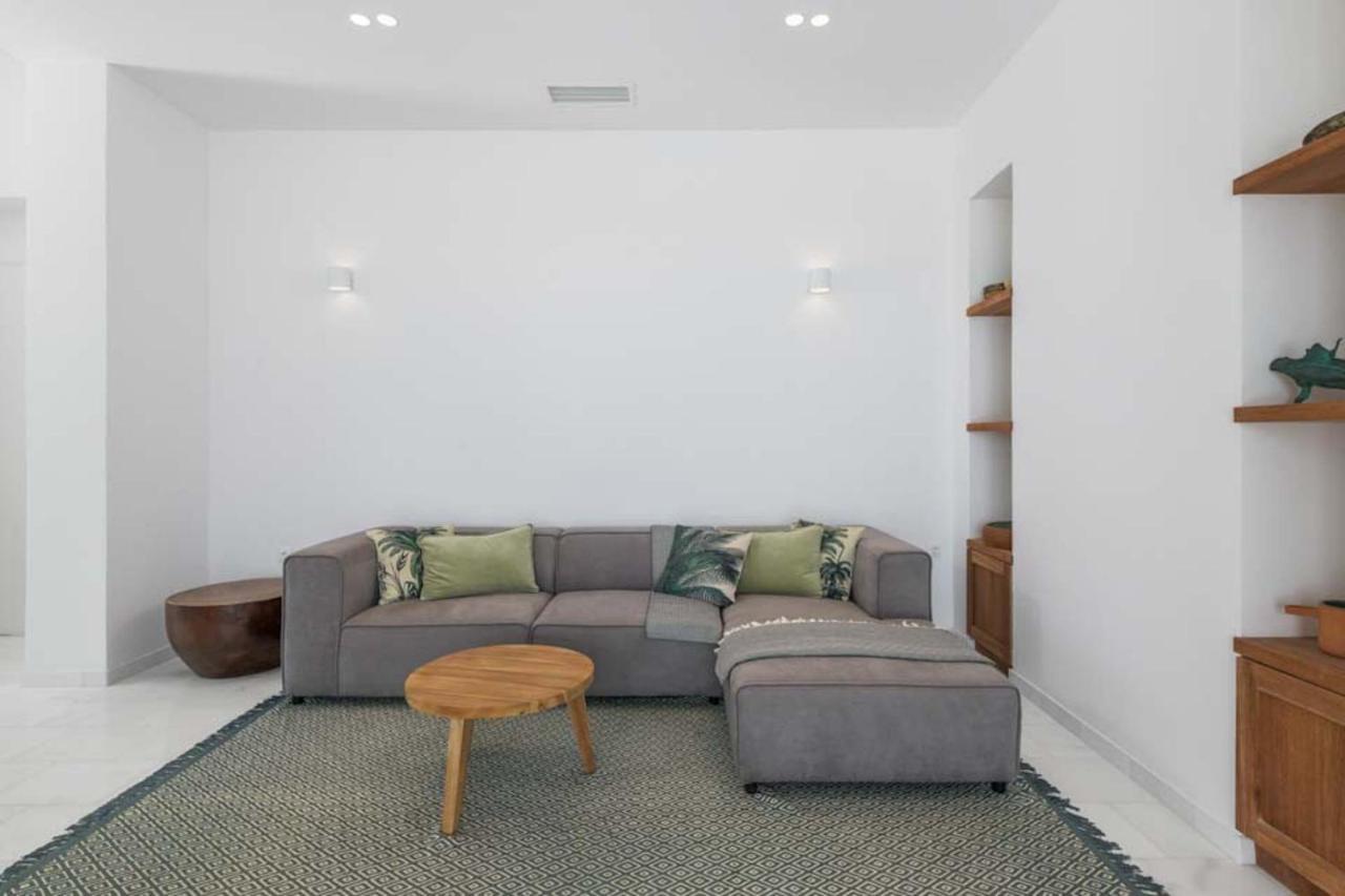 Seashore Beachfront Villa 라카니아 외부 사진