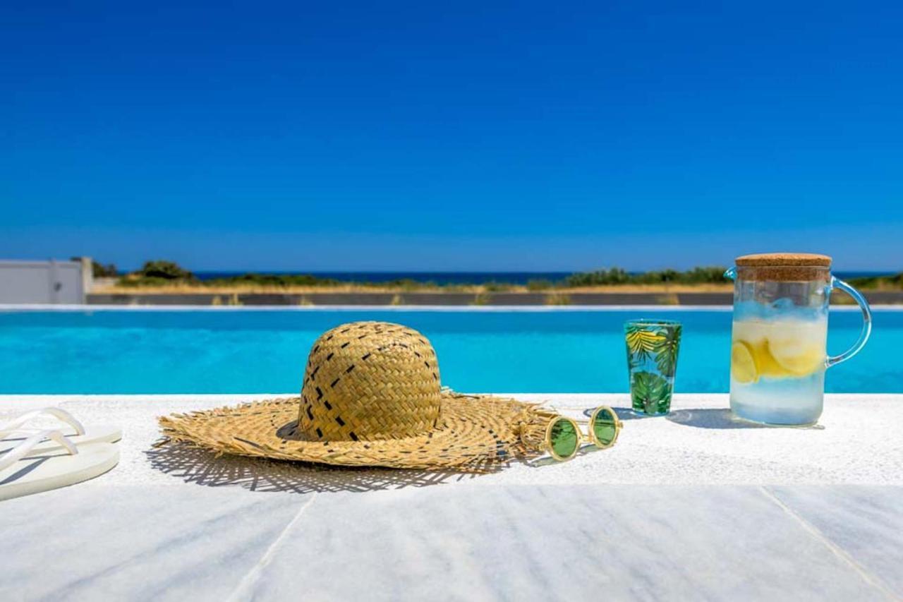 Seashore Beachfront Villa 라카니아 외부 사진