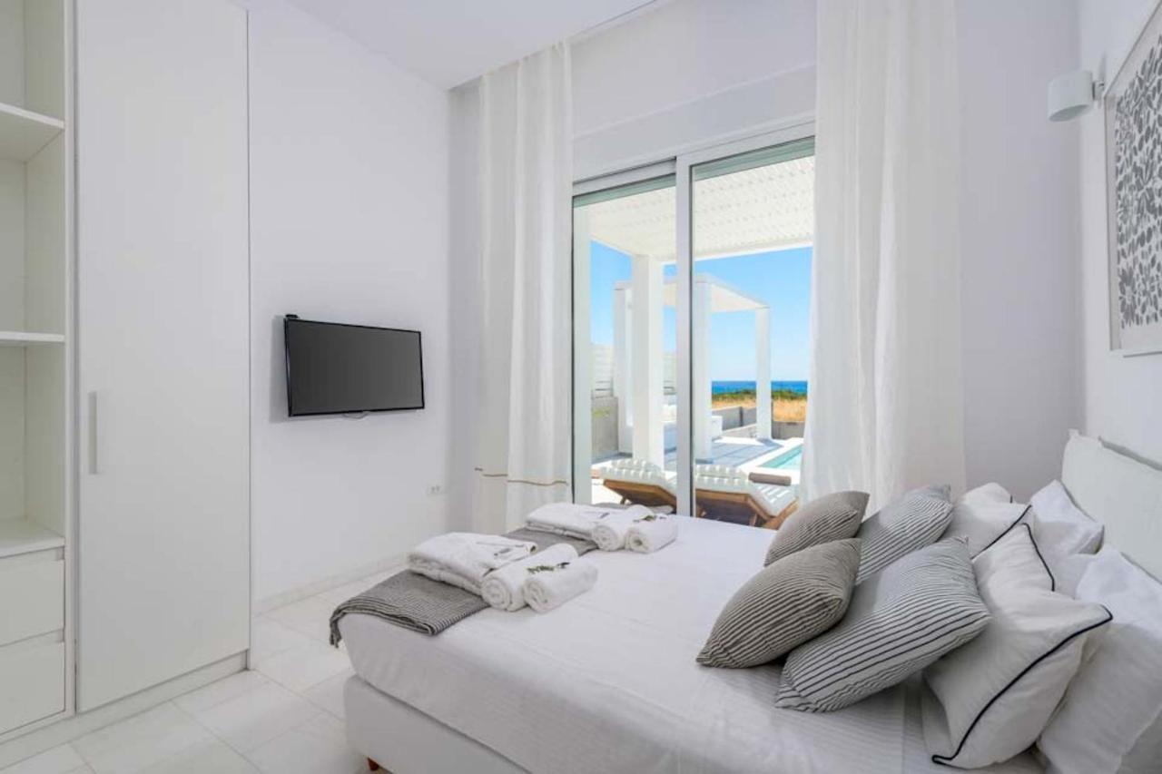 Seashore Beachfront Villa 라카니아 외부 사진