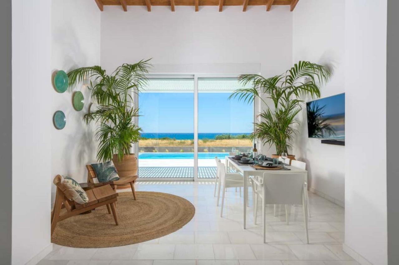 Seashore Beachfront Villa 라카니아 외부 사진